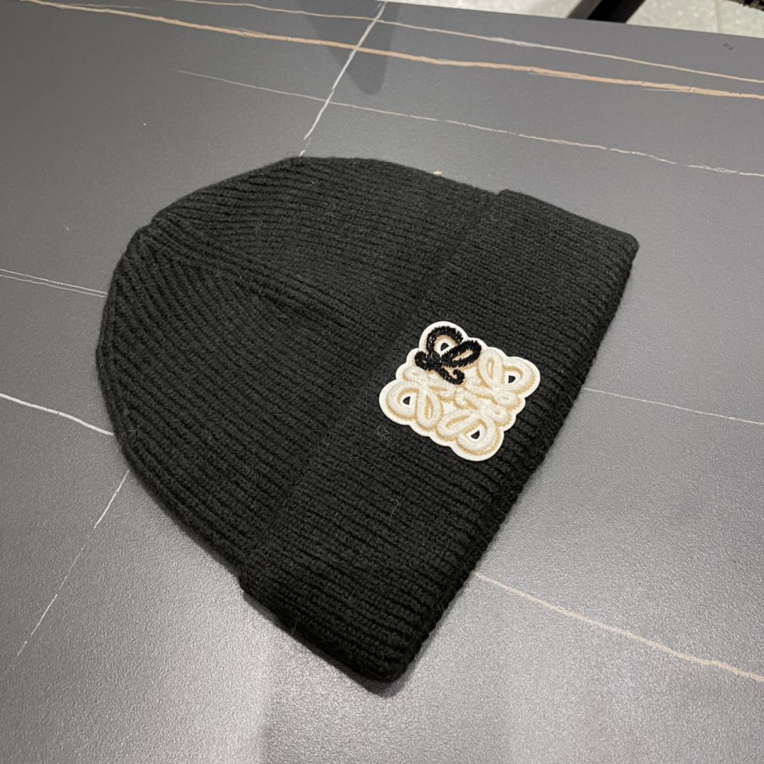 Loewe Caps